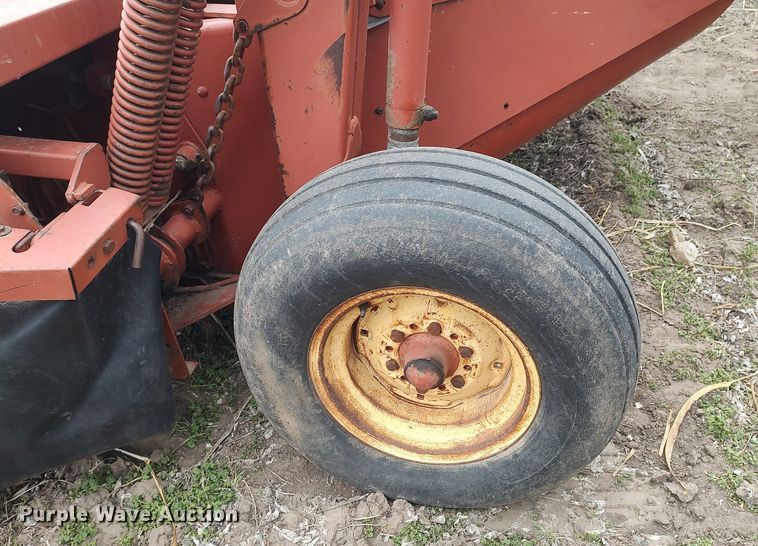 image for item DQ0389 1993 Hesston 1340  swather / windrower