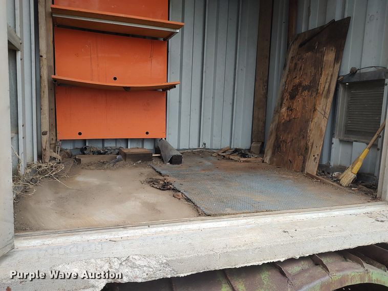 image for item DQ0392 Metal shed