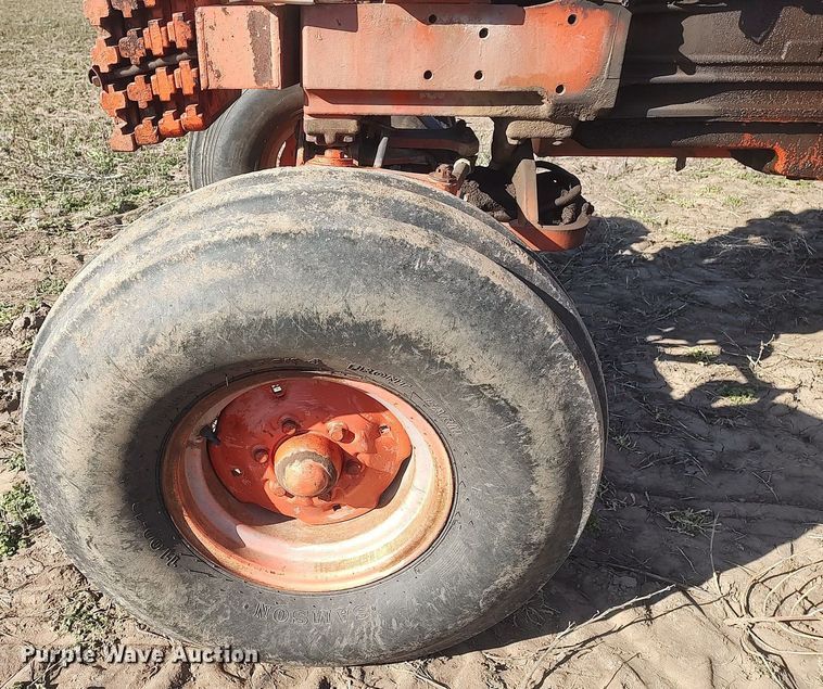 image for item DQ0396 1973 Case 1175 Agri King  tractor