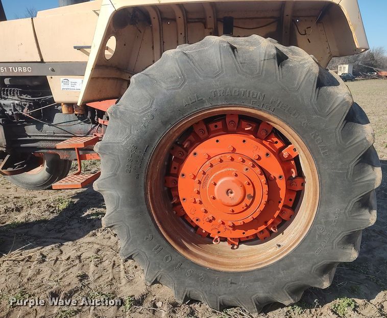 image for item DQ0396 1973 Case 1175 Agri King  tractor