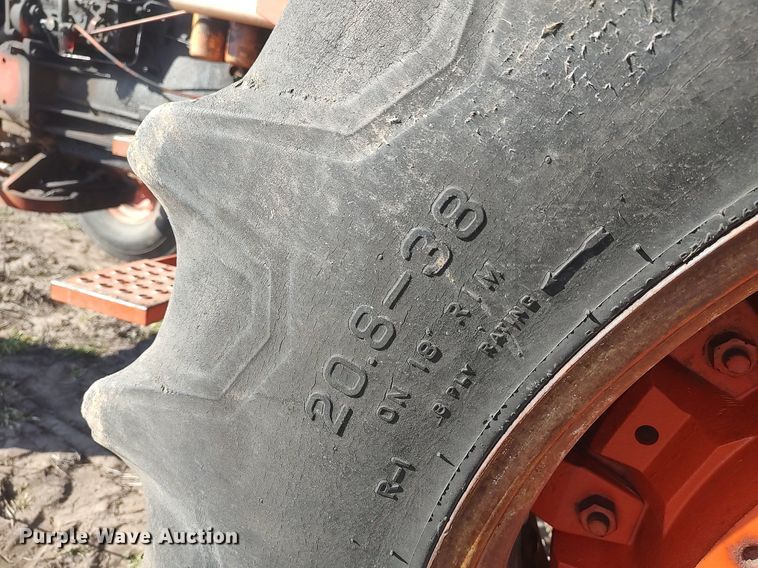 image for item DQ0396 1973 Case 1175 Agri King  tractor