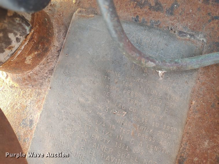 image for item DQ0421 (3) propane tanks