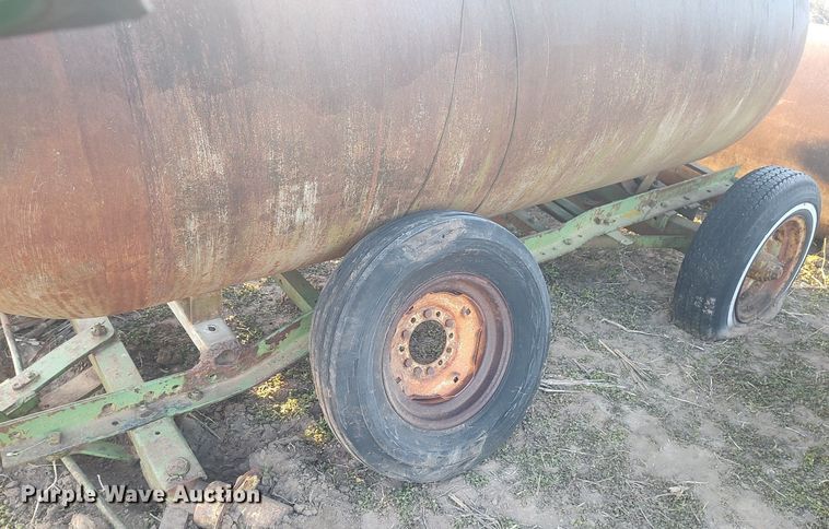 image for item DQ0421 (3) propane tanks