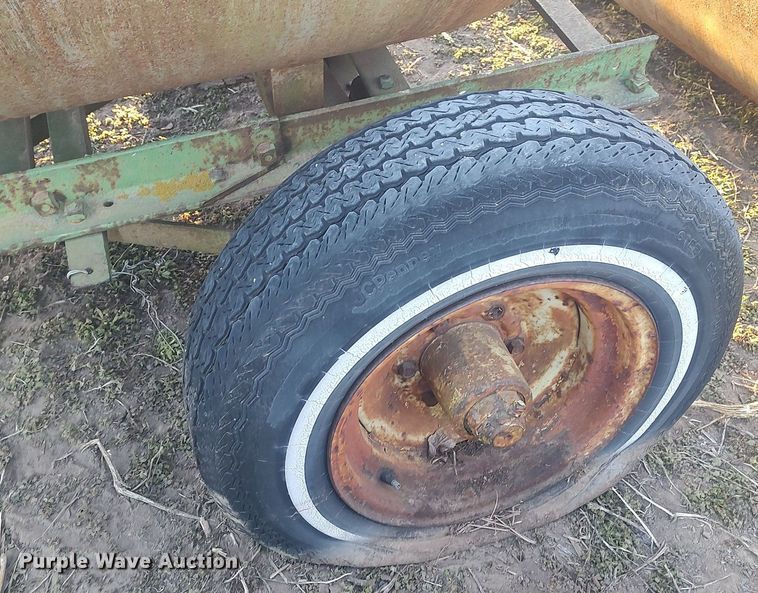 image for item DQ0421 (3) propane tanks