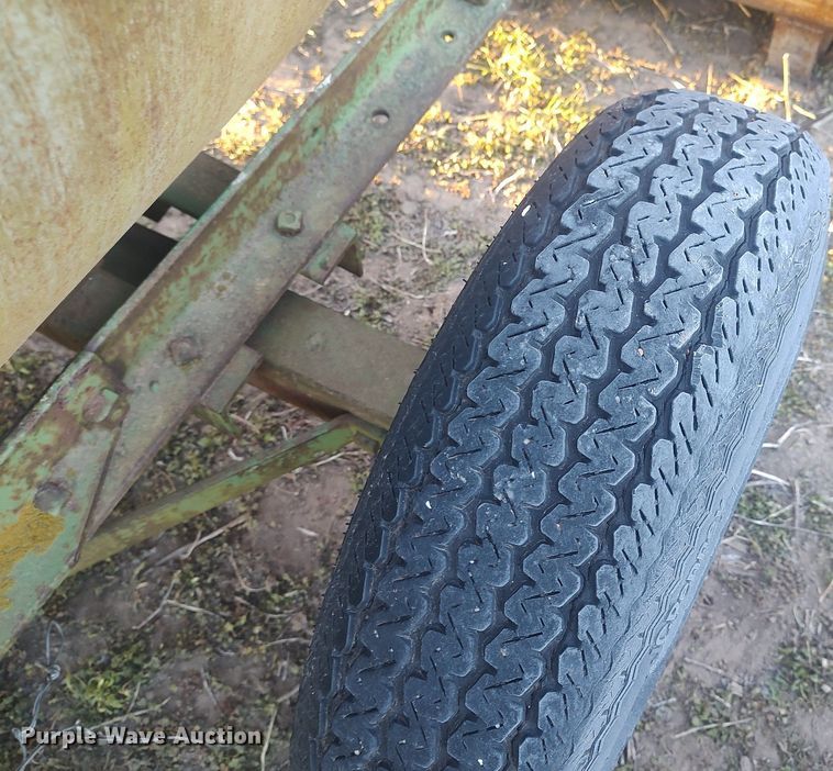 image for item DQ0421 (3) propane tanks