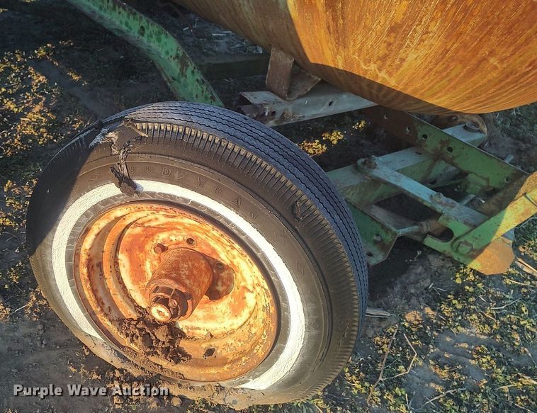 image for item DQ0421 (3) propane tanks