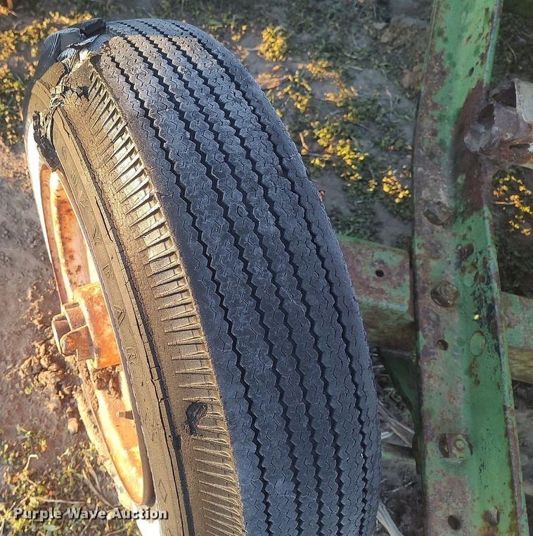 image for item DQ0421 (3) propane tanks