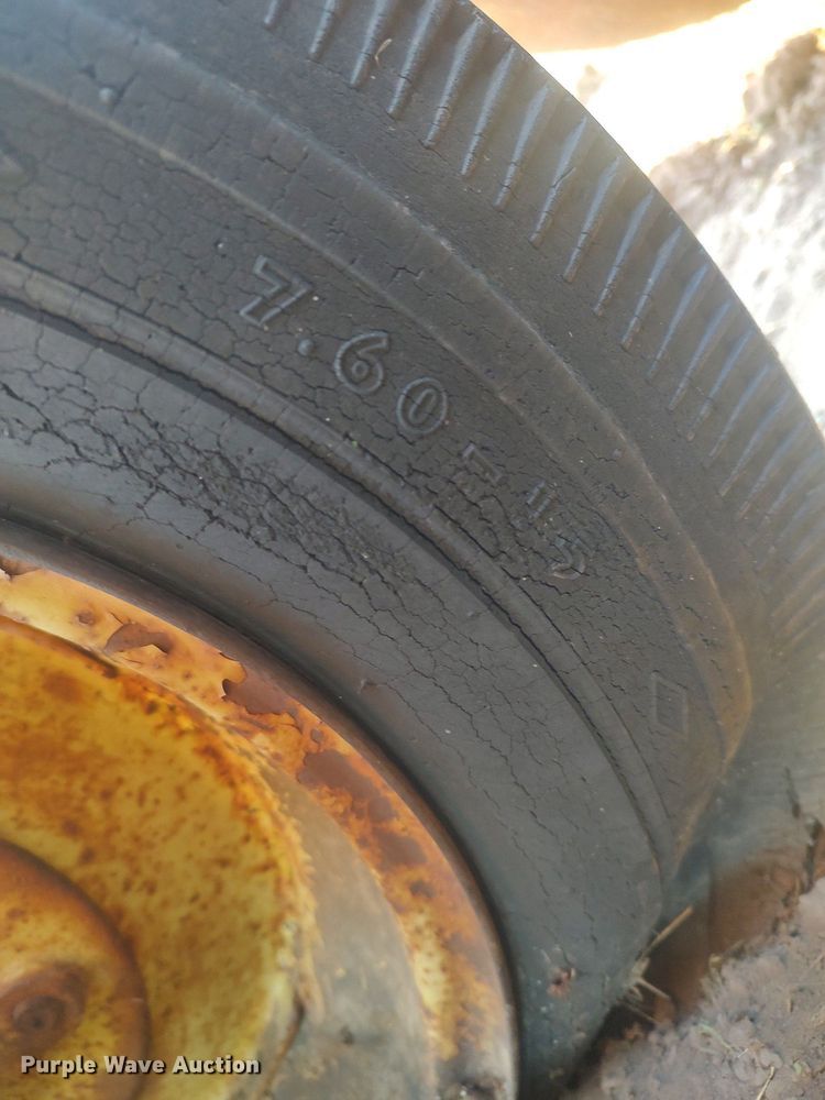 image for item DQ0421 (3) propane tanks