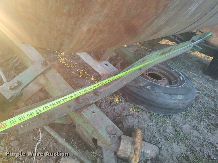 image for item DQ0421 (3) propane tanks