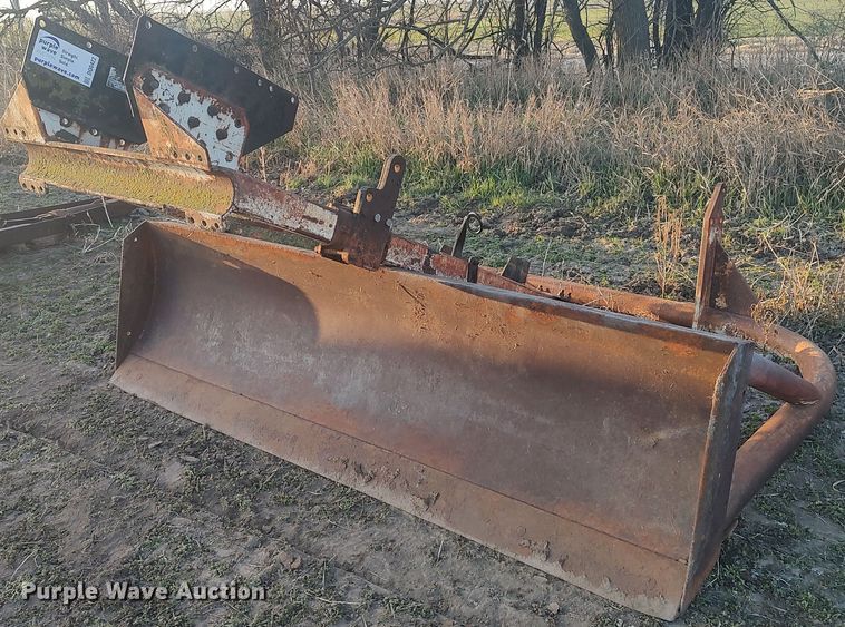 image for item DQ0422 8' W dozer blade