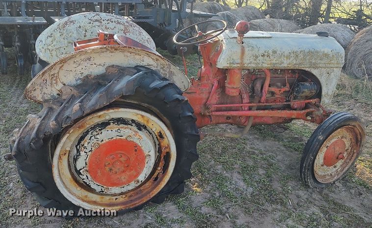 image for item DQ0425 Ford  tractor