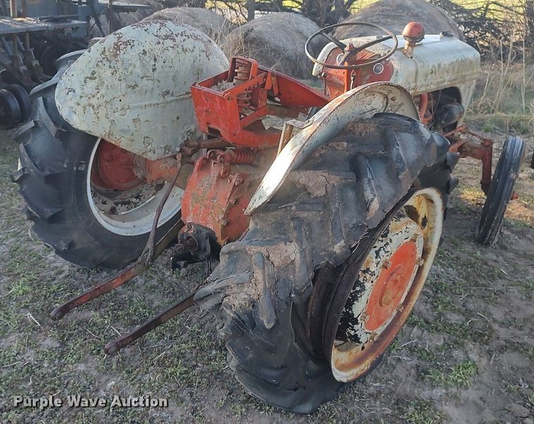 image for item DQ0425 Ford  tractor