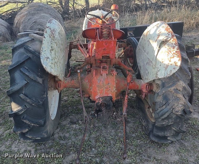 image for item DQ0425 Ford  tractor