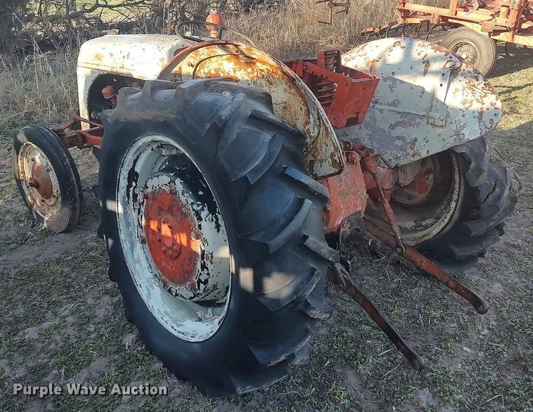 image for item DQ0425 Ford  tractor