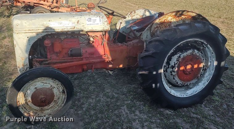 image for item DQ0425 Ford  tractor