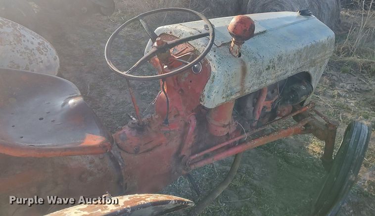 image for item DQ0425 Ford  tractor