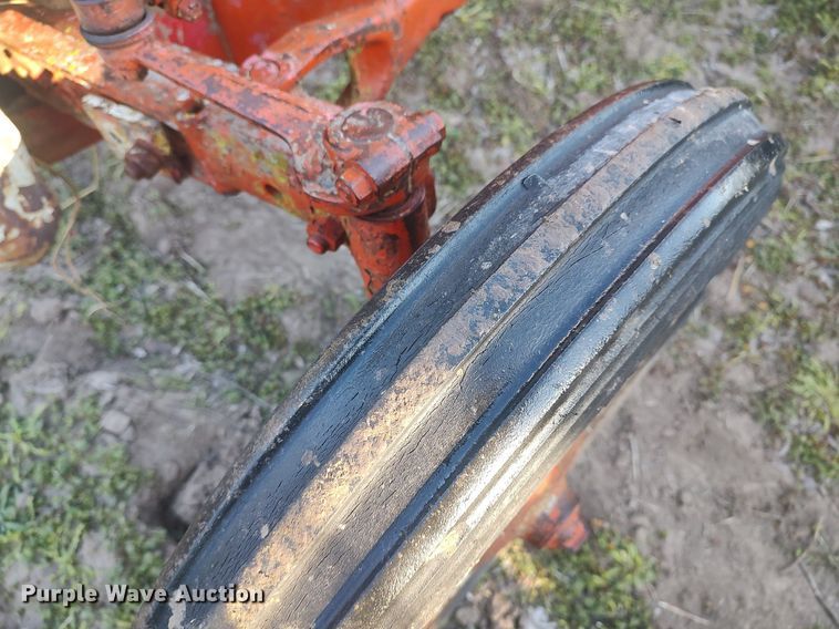 image for item DQ0425 Ford  tractor