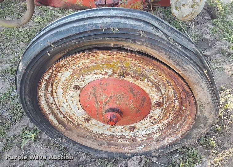 image for item DQ0425 Ford  tractor