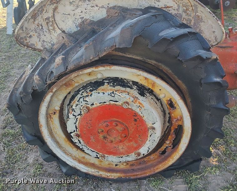 image for item DQ0425 Ford  tractor