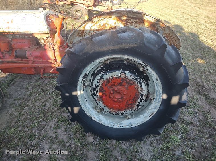 image for item DQ0425 Ford  tractor