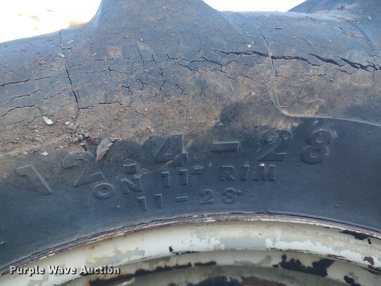 image for item DQ0425 Ford  tractor