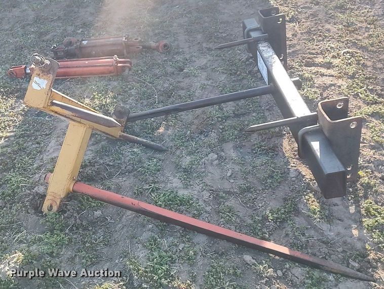 image for item DQ0426 (2) bale spears