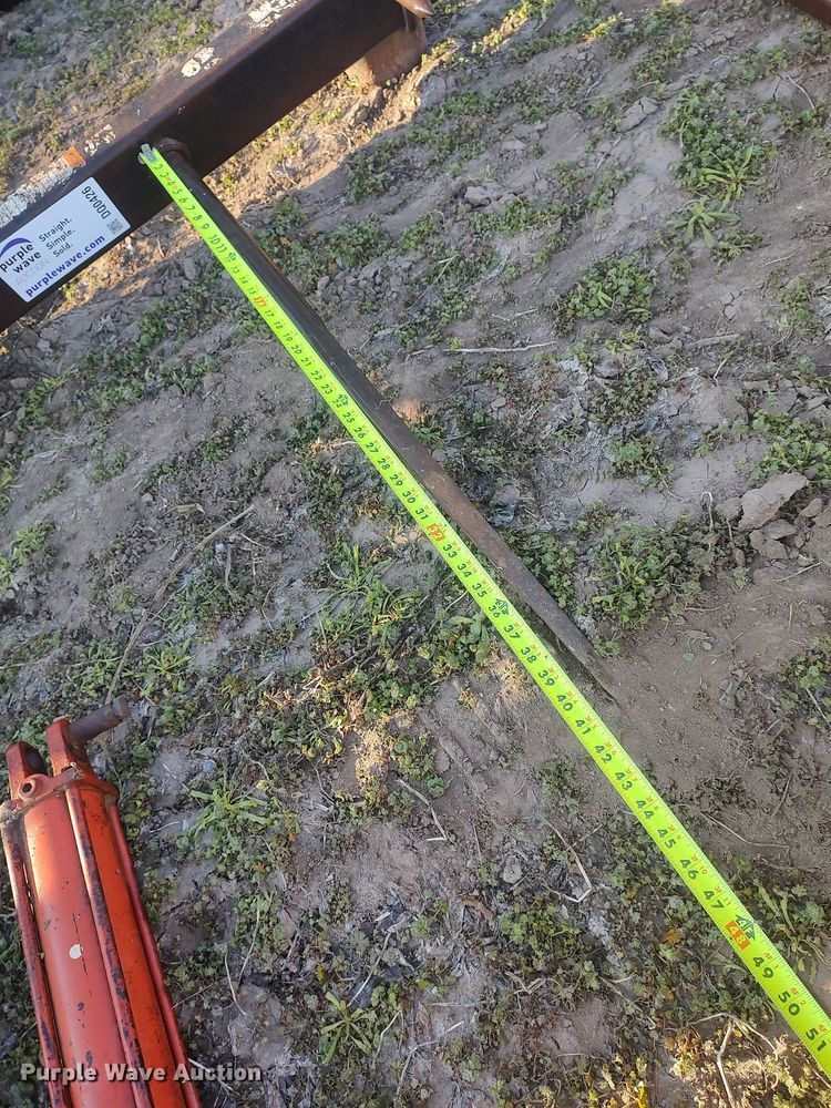 image for item DQ0426 (2) bale spears