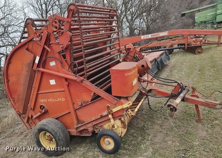 image for item DQ0429 New Holland 850  round baler