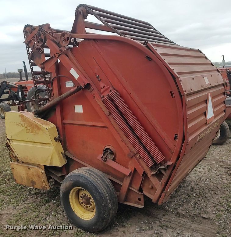 image for item DQ0429 New Holland 850  round baler