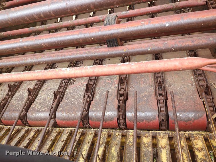 image for item DQ0429 New Holland 850  round baler