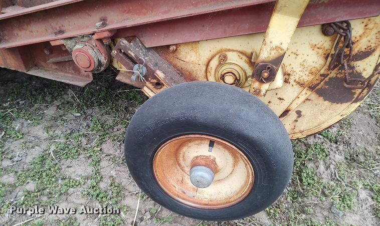 image for item DQ0429 New Holland 850  round baler