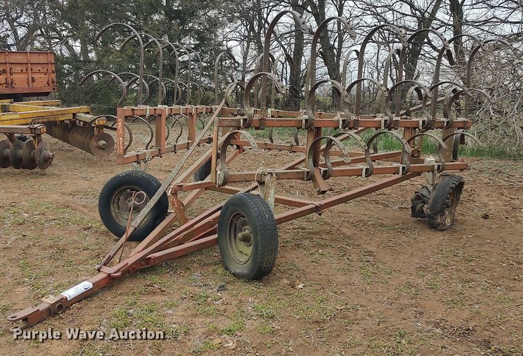 image for item DQ0462 Spring tooth harrow