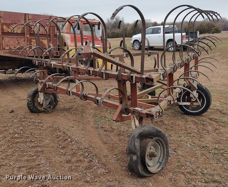 image for item DQ0462 Spring tooth harrow