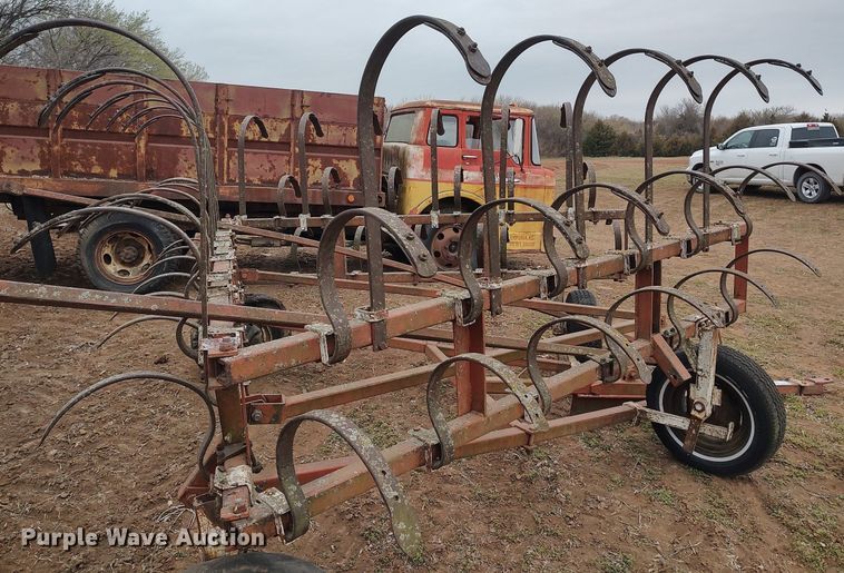 image for item DQ0462 Spring tooth harrow