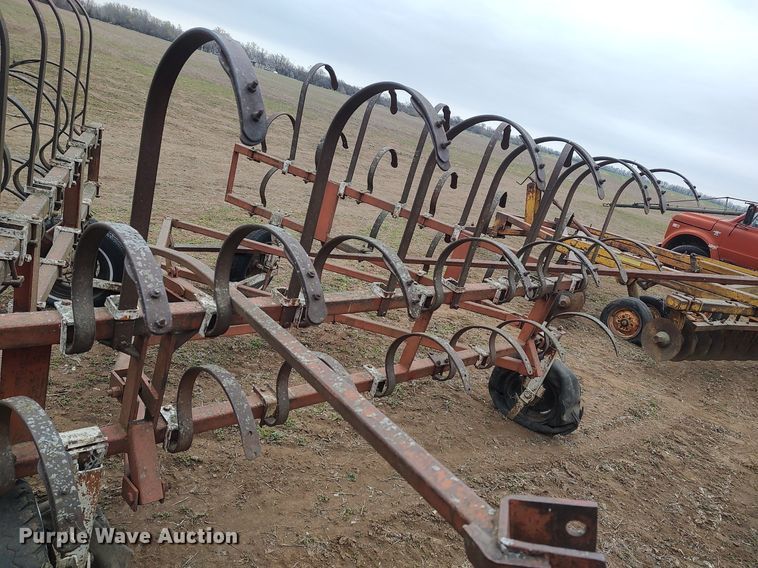 image for item DQ0462 Spring tooth harrow