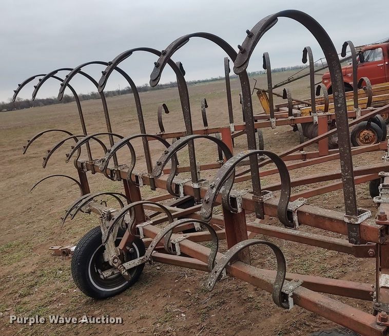 image for item DQ0462 Spring tooth harrow