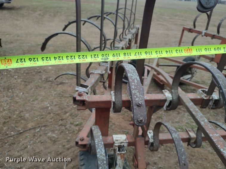 image for item DQ0462 Spring tooth harrow