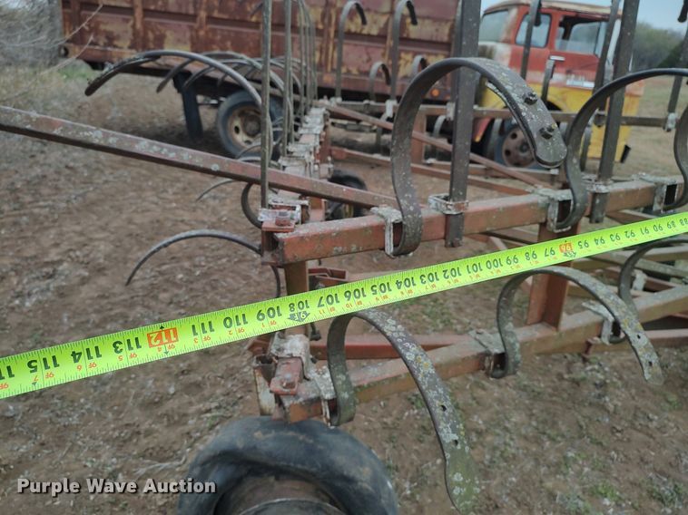 image for item DQ0462 Spring tooth harrow