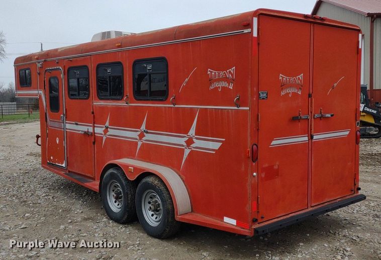 image for item DQ1589 1998 Titan Renegade II  livestock trailer