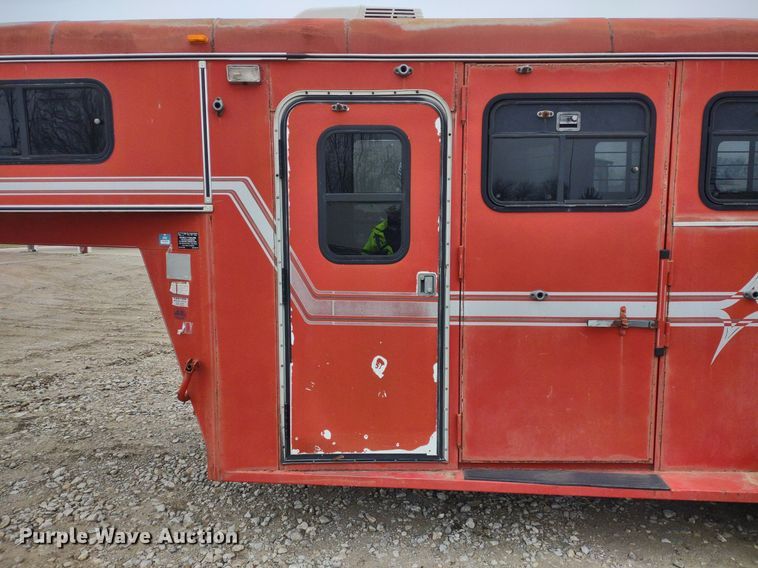 image for item DQ1589 1998 Titan Renegade II  livestock trailer