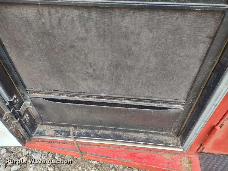 image for item DQ1589 1998 Titan Renegade II  livestock trailer