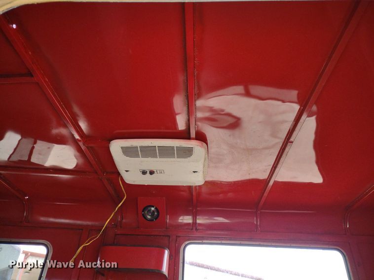 image for item DQ1589 1998 Titan Renegade II  livestock trailer