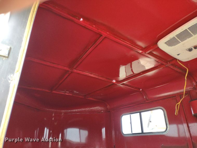 image for item DQ1589 1998 Titan Renegade II  livestock trailer