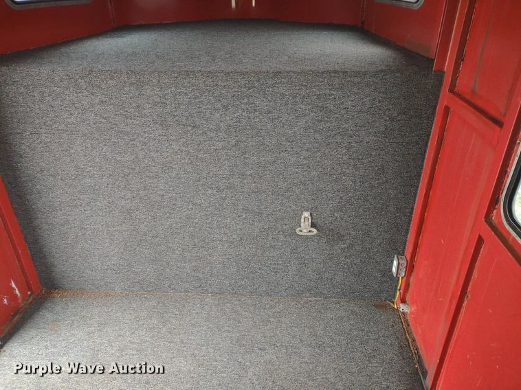 image for item DQ1589 1998 Titan Renegade II  livestock trailer