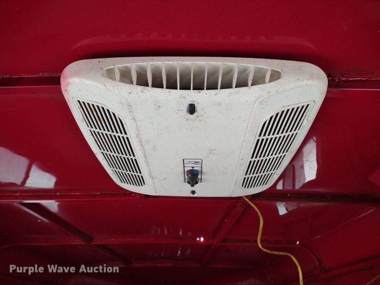 image for item DQ1589 1998 Titan Renegade II  livestock trailer