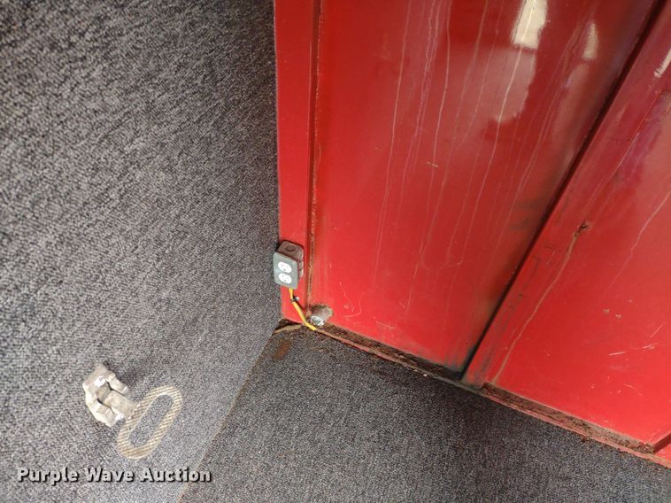 image for item DQ1589 1998 Titan Renegade II  livestock trailer