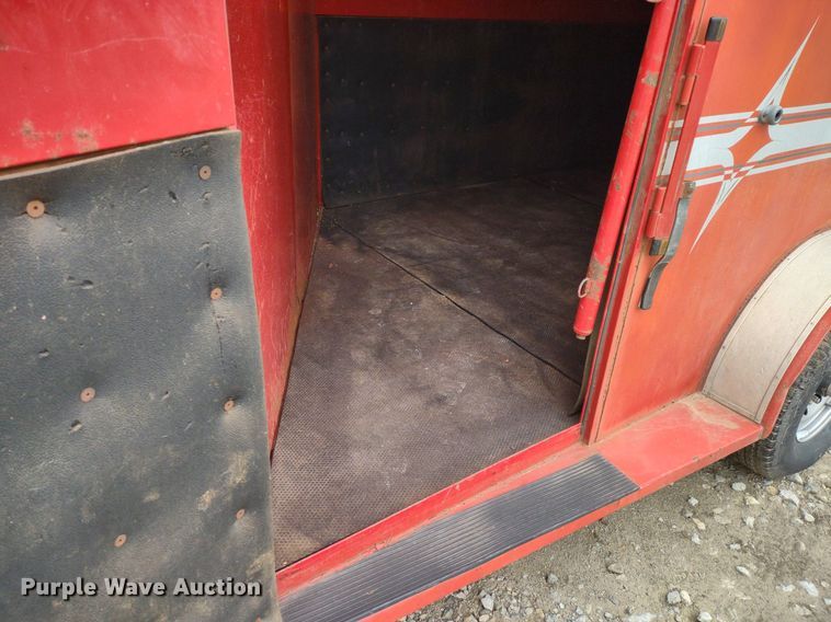 image for item DQ1589 1998 Titan Renegade II  livestock trailer