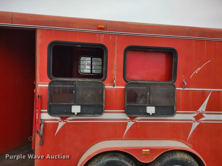 image for item DQ1589 1998 Titan Renegade II  livestock trailer