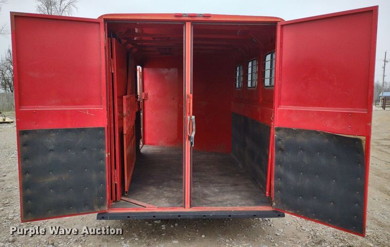 image for item DQ1589 1998 Titan Renegade II  livestock trailer