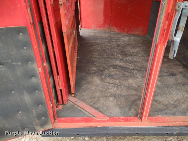 image for item DQ1589 1998 Titan Renegade II  livestock trailer